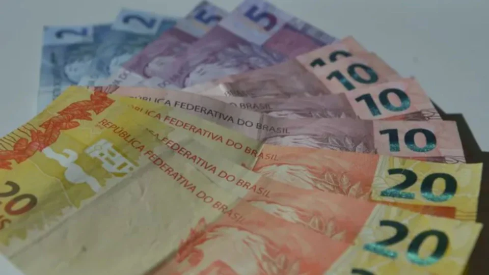 Nascidos em março começam a recebem nesta terça abono do PIS/Pasep