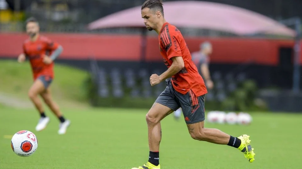 Michael pode trocar Flamengo por clube da Arábia Saudita