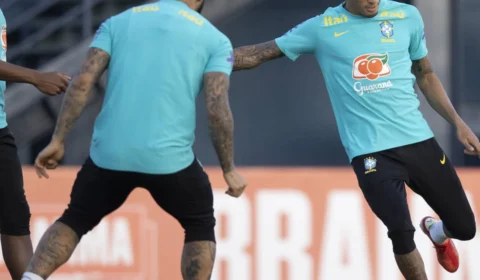 Seleção brasileira enfrenta Uruguai buscando classificação para Copa na noite desta quinta-feira