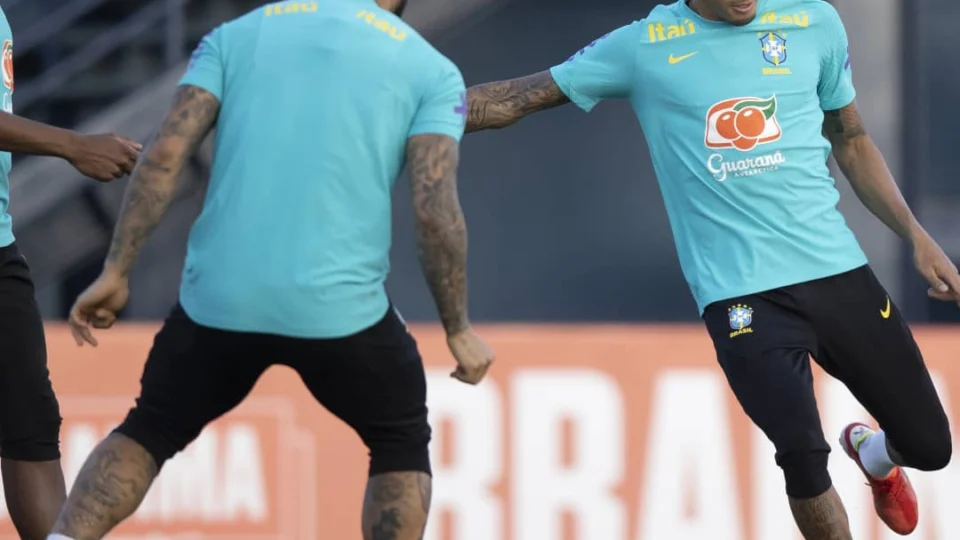 Seleção brasileira enfrenta Uruguai buscando classificação para Copa na noite desta quinta-feira