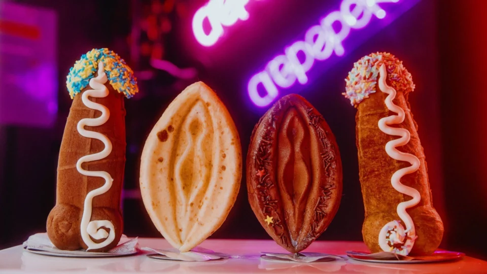 Crepes em forma de pênis e vulva geram filas em food truck no centro de São Paulo