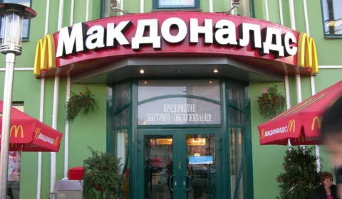 McDonald’s anuncia fechamento temporário de 850 restaurantes na Rússia
