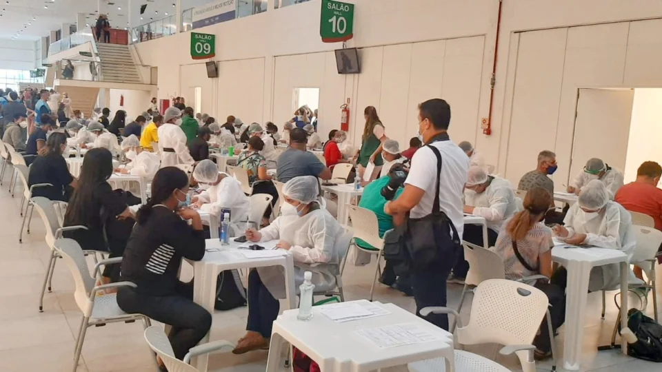 Amazonas registra mais de 7,5 mil casos de Covid em um dia e bate recorde de infecções desde início da pandemia
