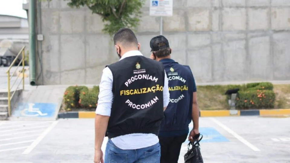 Clínica médica é autuada por ausência de Código de Defesa do Consumidor em Manaus