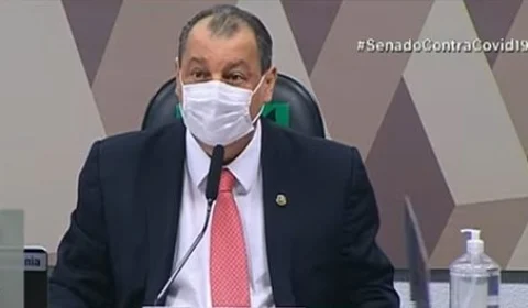 Na CPI, Omar Aziz critica desfile de blindados e postura de Bolsonaro