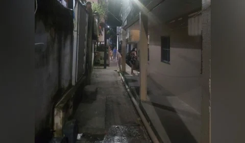 Homem é morto a tiros durante perseguição em um beco na Zona Sul de Manaus