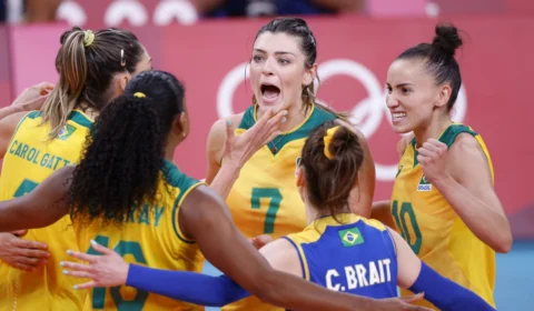 Brasil vence Comitê Olímpico Russo de virada no vôlei feminino