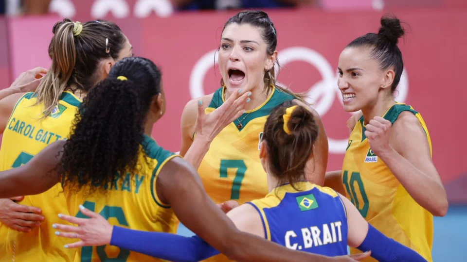 Brasil vence Comitê Olímpico Russo de virada no vôlei feminino