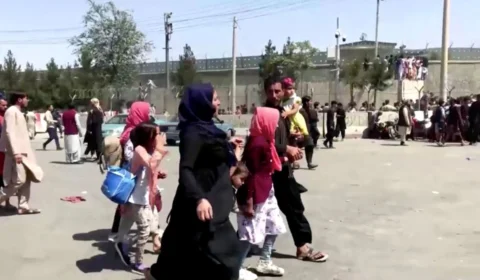 Talibãs citam risco de retaliação e não aceitam atraso na saída dos EUA