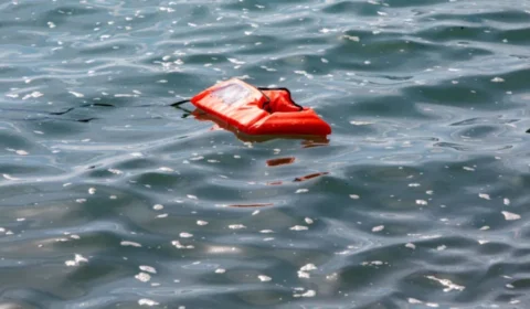 Mais de 30 imigrantes morrem em tentativa de cruzar o Canal da Mancha