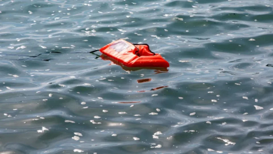 Mais de 30 imigrantes morrem em tentativa de cruzar o Canal da Mancha