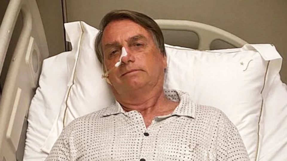 Quadro de obstrução se desfaz e Bolsonaro não necessitará de nova cirurgia, diz boletim médico