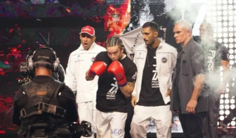 Empate coroa luta entre Whindersson Nunes e Popó em Balneário Camburiú