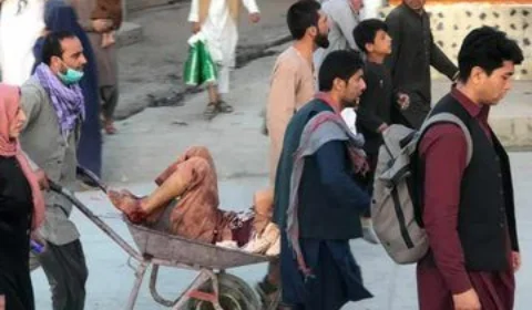 Explosão no Afeganistão contabiliza 100 mortos