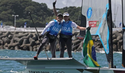 Terceira medalha de ouro do Brasil é da dupla Martine Grael e Kahena Kunze