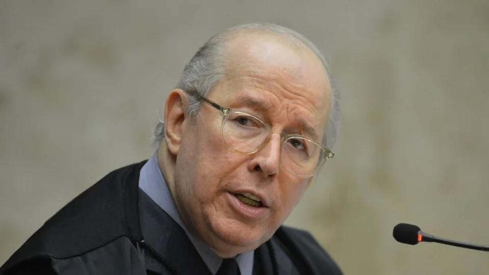 Primeira vez na história, pedido de impeachment para ministro do STF causa reações