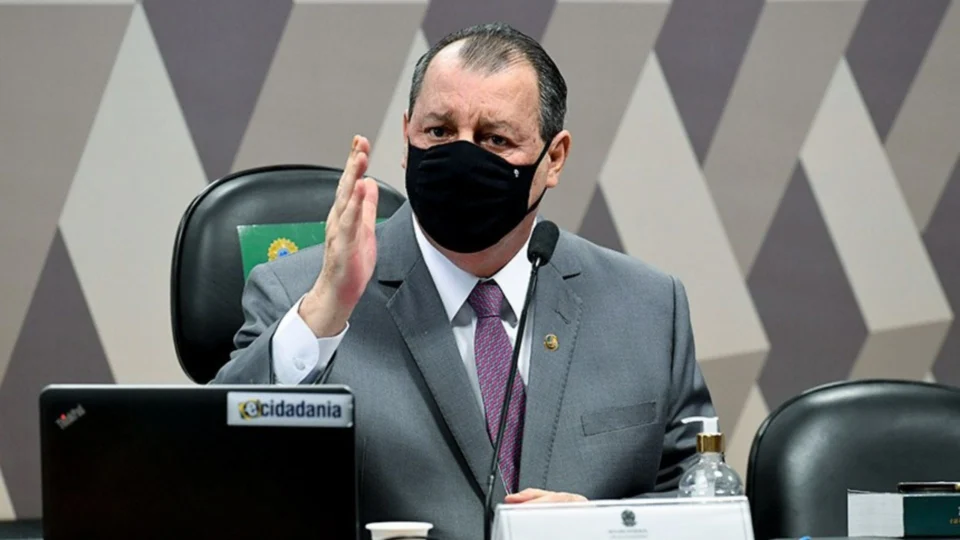 Após críticas, presidente da CPI da Covid limita acesso a arquivos sigilosos