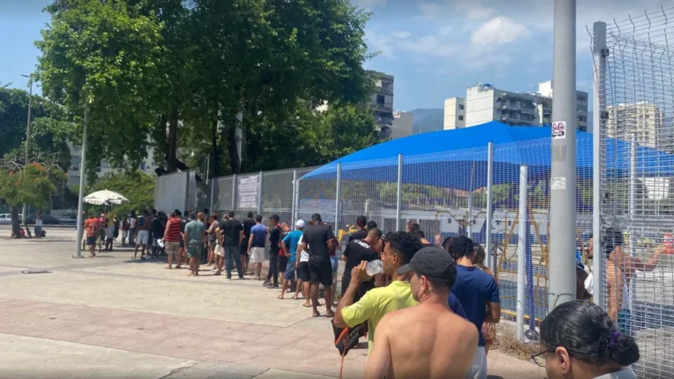 Trinta mil ingressos são vendidos para semifinal do Carioca entre Vasco e Flamengo