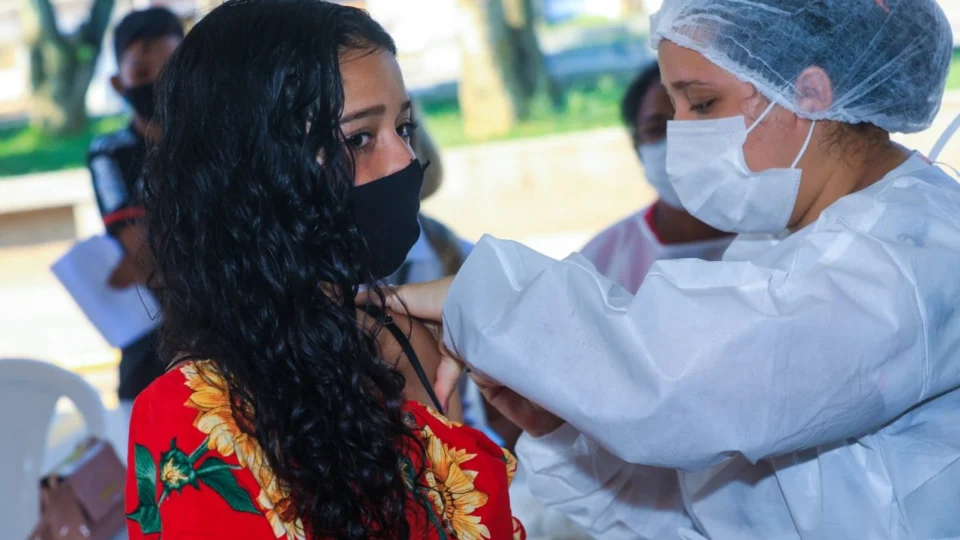 Mais de 3 milhões de doses de vacina são aplicadas, no AM