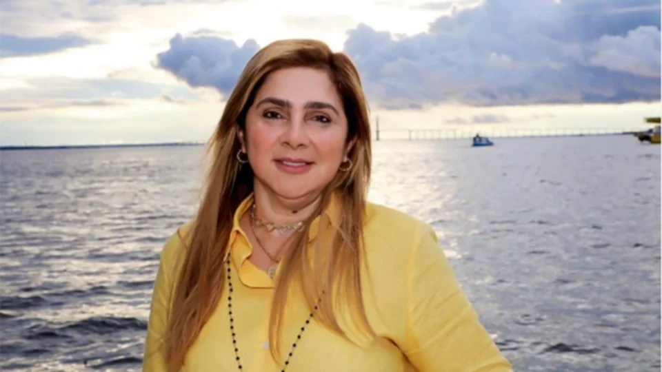 Dulce Almeida, irmã do prefeito David Almeida, assume a Semed em Manaus