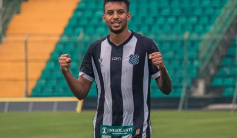 Manaus FC contrata zagueiro do Figueirense para restante da temporada