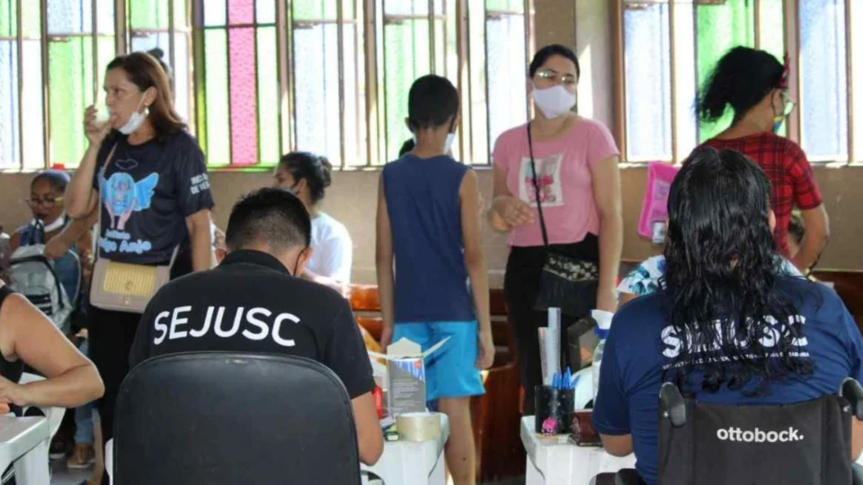 Ação itinerante realiza cadastro de carteiras para Pessoas com Deficiência, em Manaus