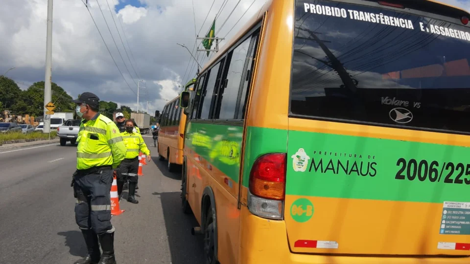 Ação integrada fiscaliza transporte alternativo na Zona Leste de Manaus
