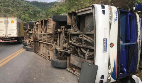 Ônibus com candidatos do concurso Funsaúde tomba e deixa 4 mortos, no Ceará