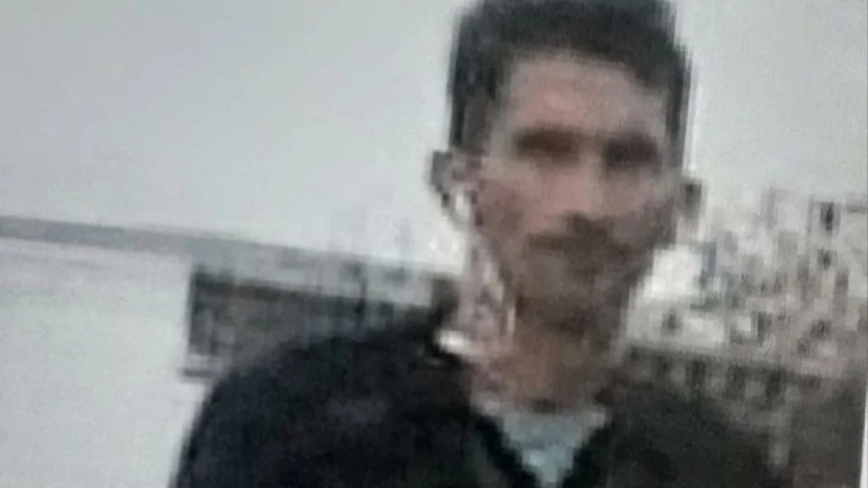 Polícia-AM divulga foto e pede apoio para localizar suspeito de matar ex-mulher com 18 facadas