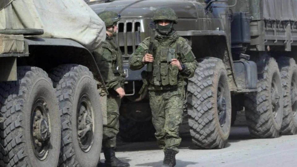 Ministério da Defesa da Ucrânia pede a civis que peguem em armas: ‘Preparem coquetéis molotov’