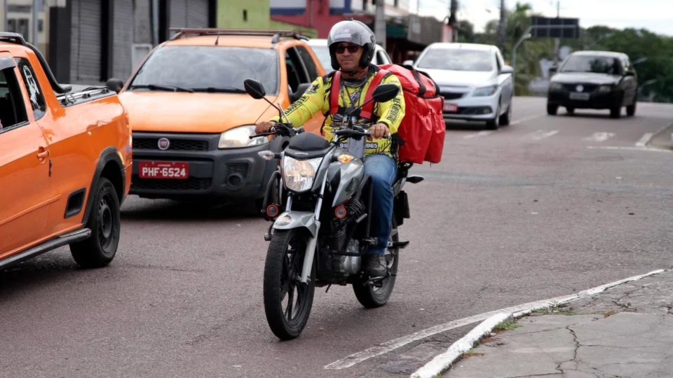 Manaus tem três postos de inscrição presencial para programa ‘Kit Pneus’; saiba onde