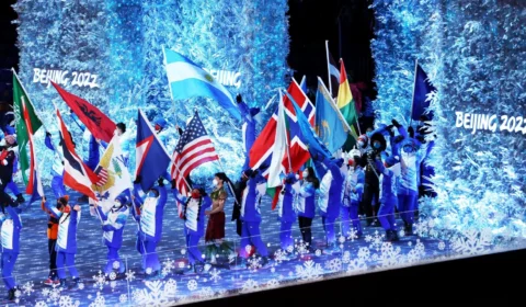 Jogos em Pequim chegam ao fim marcados por covid-19 e doping de Valieva