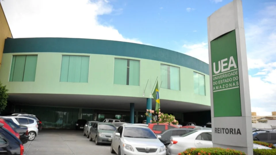 UEA informa que termina nesta terça-feira o prazo para solicitar isenção das taxas de inscrição do Vestibular e SIS
