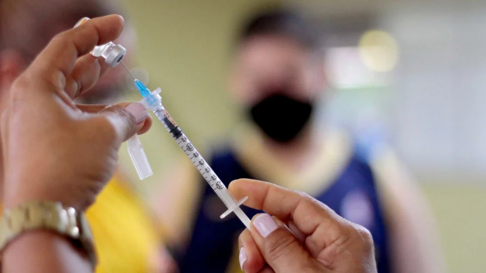 Manaus enfrenta terceira onda de casos de Covid-19, diz pesquisador