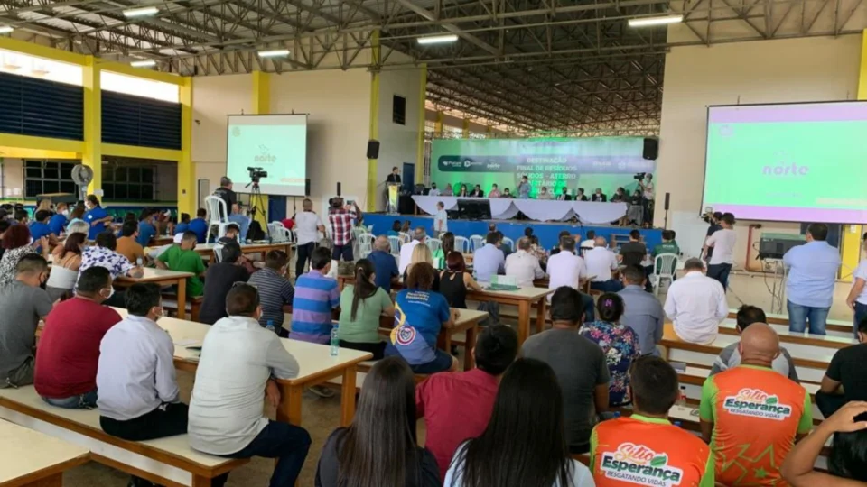 VÍDEO: Em Audiência Pública moradores de Iranduba aprovam projeto do aterro sanitário no município