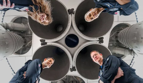 SpaceX: Sem astronauta, empresa de Elon Musk leva 4 turistas ao espaço por três dias