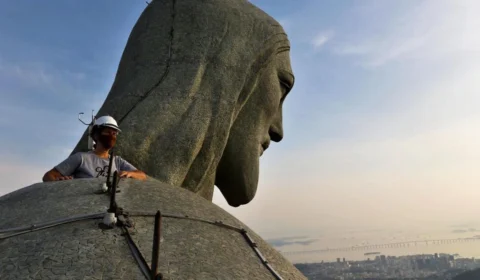 Cristo Redentor faz 90 anos no alto do Rio de Janeiro