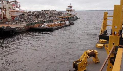 Um total de 700 toneladas de lixos são retirados dos rios de Manaus nos últimos 30 dias