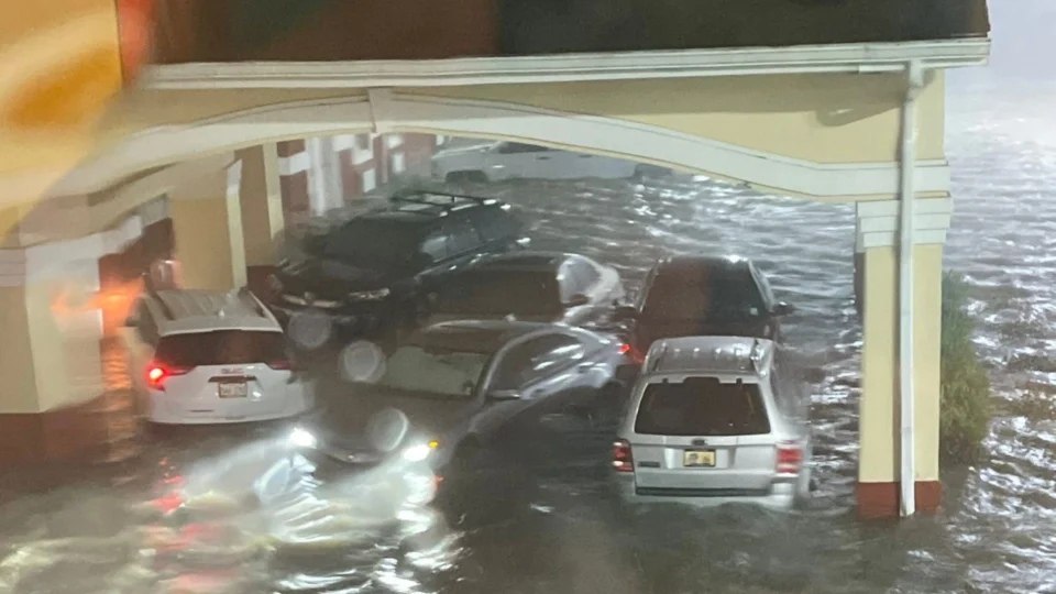 Sobe número de mortos após chuvas torrenciais do furacão Ida nos EUA