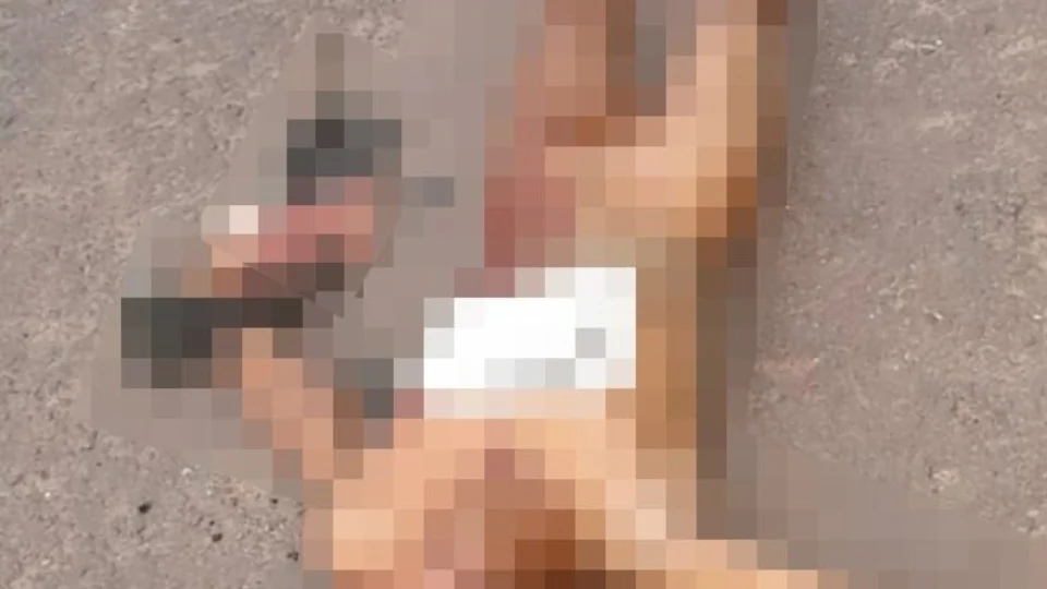 Homem é morto com 4 tiros e corpo encontrado com bilhete no peito, em Iranduba-AM