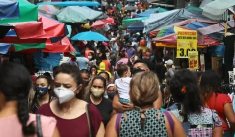 Uso de máscaras deixa de ser obrigatório em locais abertos no AM