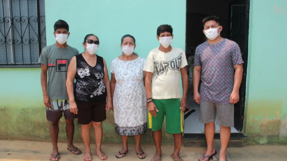 Idosa reencontra família depois de 40 anos, no AM