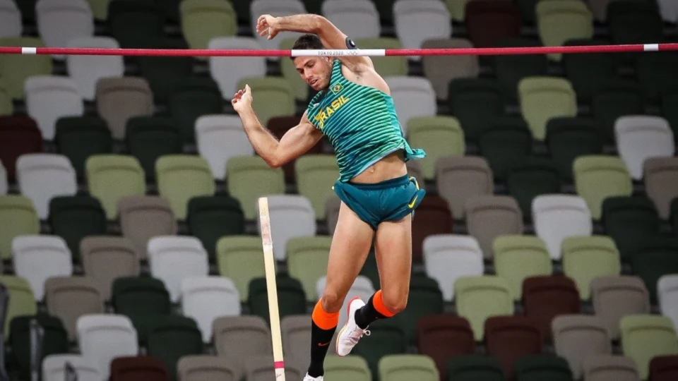 Thiago Braz garante medalha de bronze ao Brasil no salto com vara