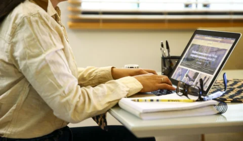 Trabalho remoto gerou economia de R$ 1,4 bi no Executivo federal