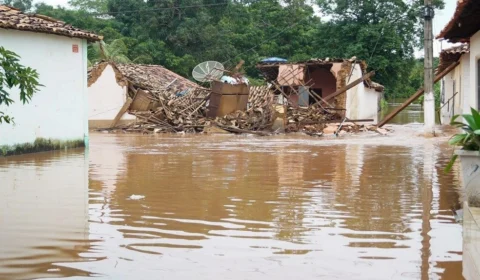 Chuvas alagam cidade do Maranhão e causam estragos