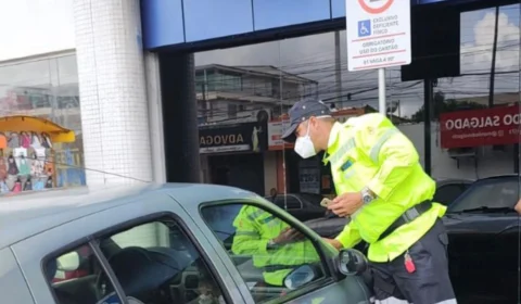 Em Manaus, pessoas com deficiência ou idosas devem emitir credencial especial de estacionamento