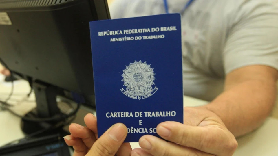 IBGE: Amazonas registra queda no desemprego, mas ainda tem 264 mil pessoas sem trabalho