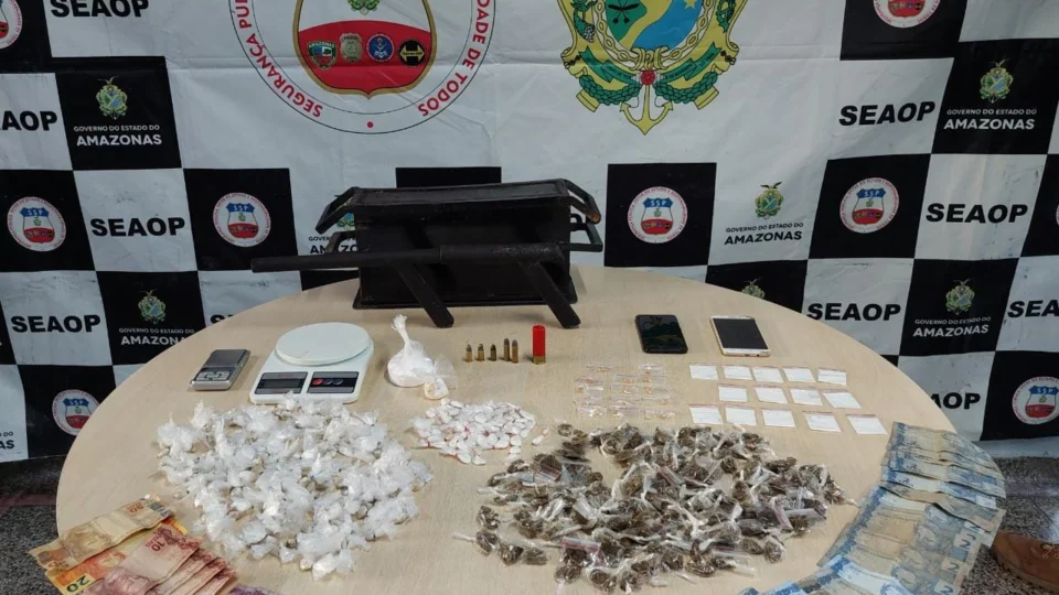 Homem entrega comparsa após abordagem por policial no bairro da Compensa,  Zona Oeste de Manaus