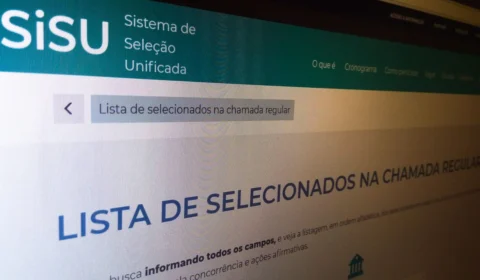 Estudantes selecionados na primeira chamada do Sisu têm até 8 de março para fazer matrícula