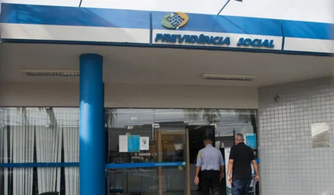 Bolsonaro veta proposta de suspensão de prova de vida no INSS até dezembro